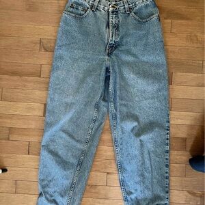 Stylish Women's Straight Leg Jeans in Blue